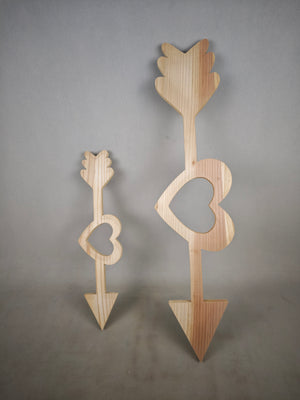 Creative Wooden Heart Arrow Hanging Ornament – Wedding Room Decoration / Valentine's Day Gift, Natural Wood Wall Hanger, Home Decor Accents, Available in Multiple Sizes