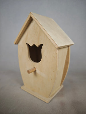 Log birdhouse pendant - Shaped like a pointed small house - Hollowed-out bird's nest with tulips/ stars/birds as decorations - Outdoor garden and courtyard decoration - DIY handmade rough form